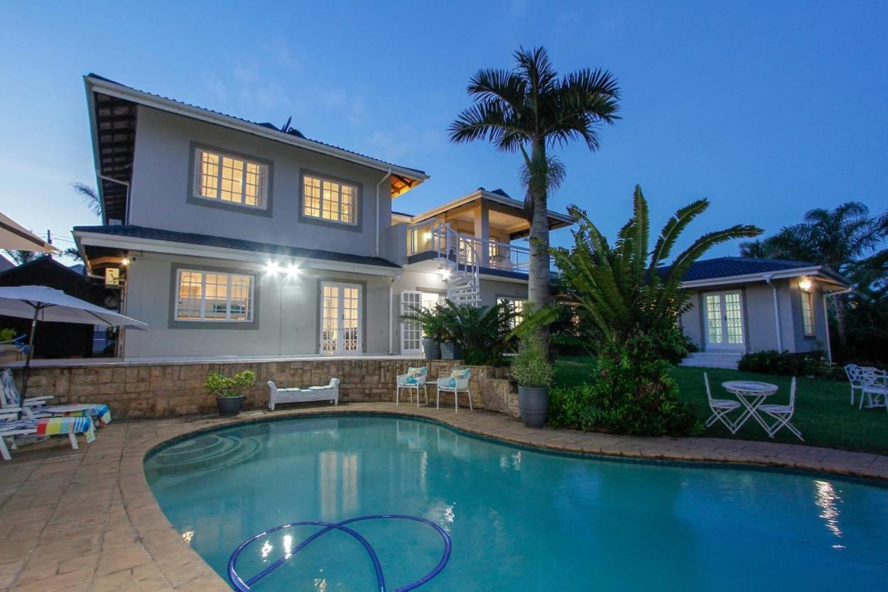 Umhlanga Rocks Blue Waves Lodge מראה חיצוני תמונה